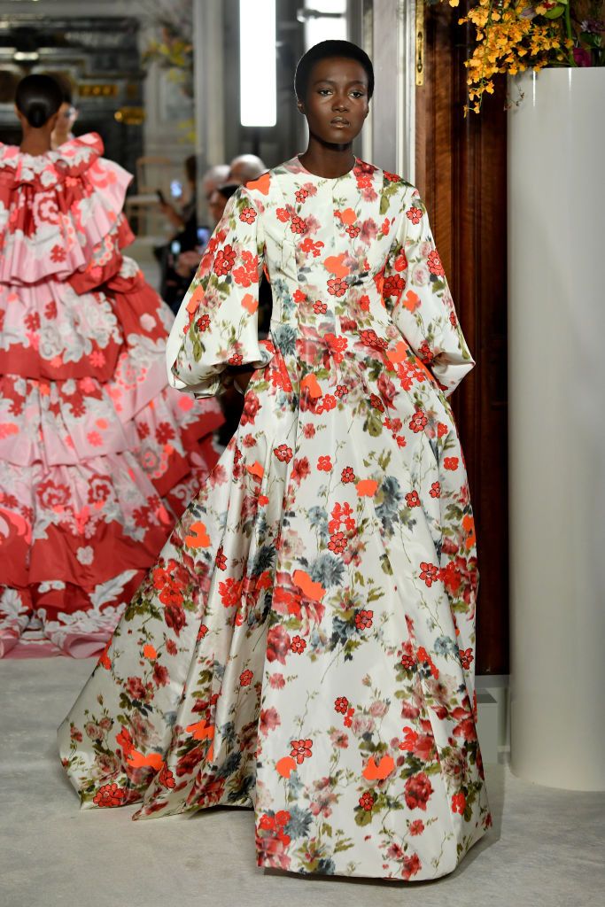 Abito lungo a fiori Valentino (Photo by Pascal Le Segretain Getty Images)