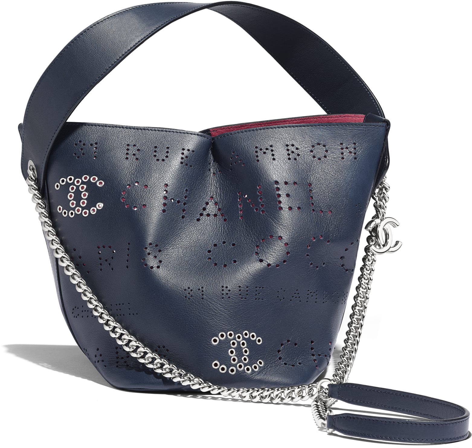 Borsa a secchiello traforata Chanel a 2 850 euro