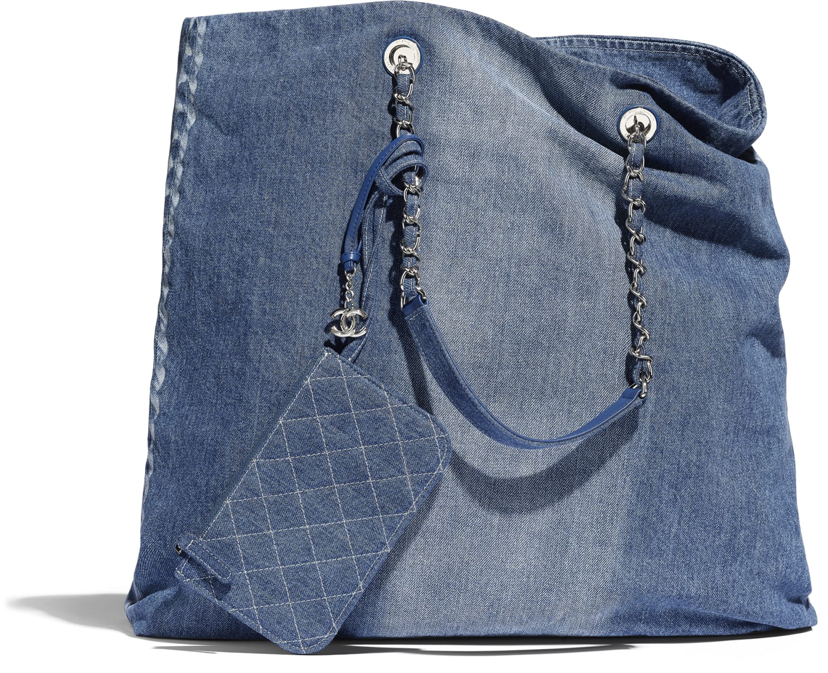 Borsa da giorno grande in denim Chanel a 2650 euro