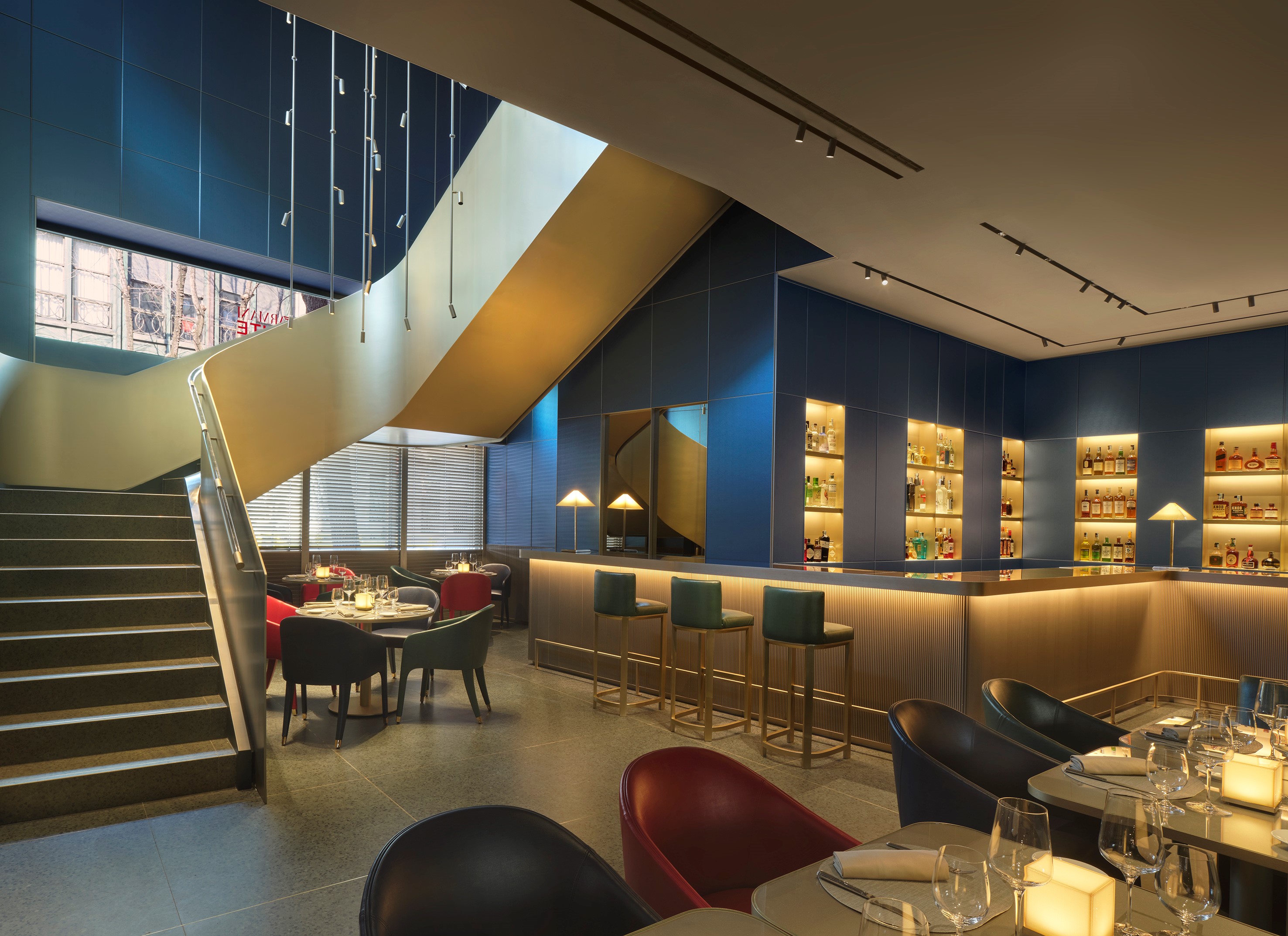 Emporio Armani Caffè e Ristorante: nuova apertura nella storica sede di via Croce Rossa
