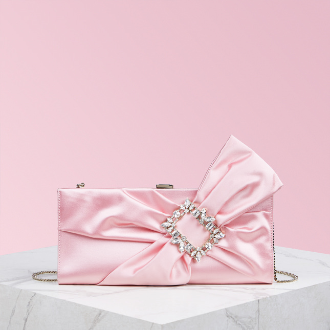 Pochette gioiello rosa con Swarovski Roger Vivier