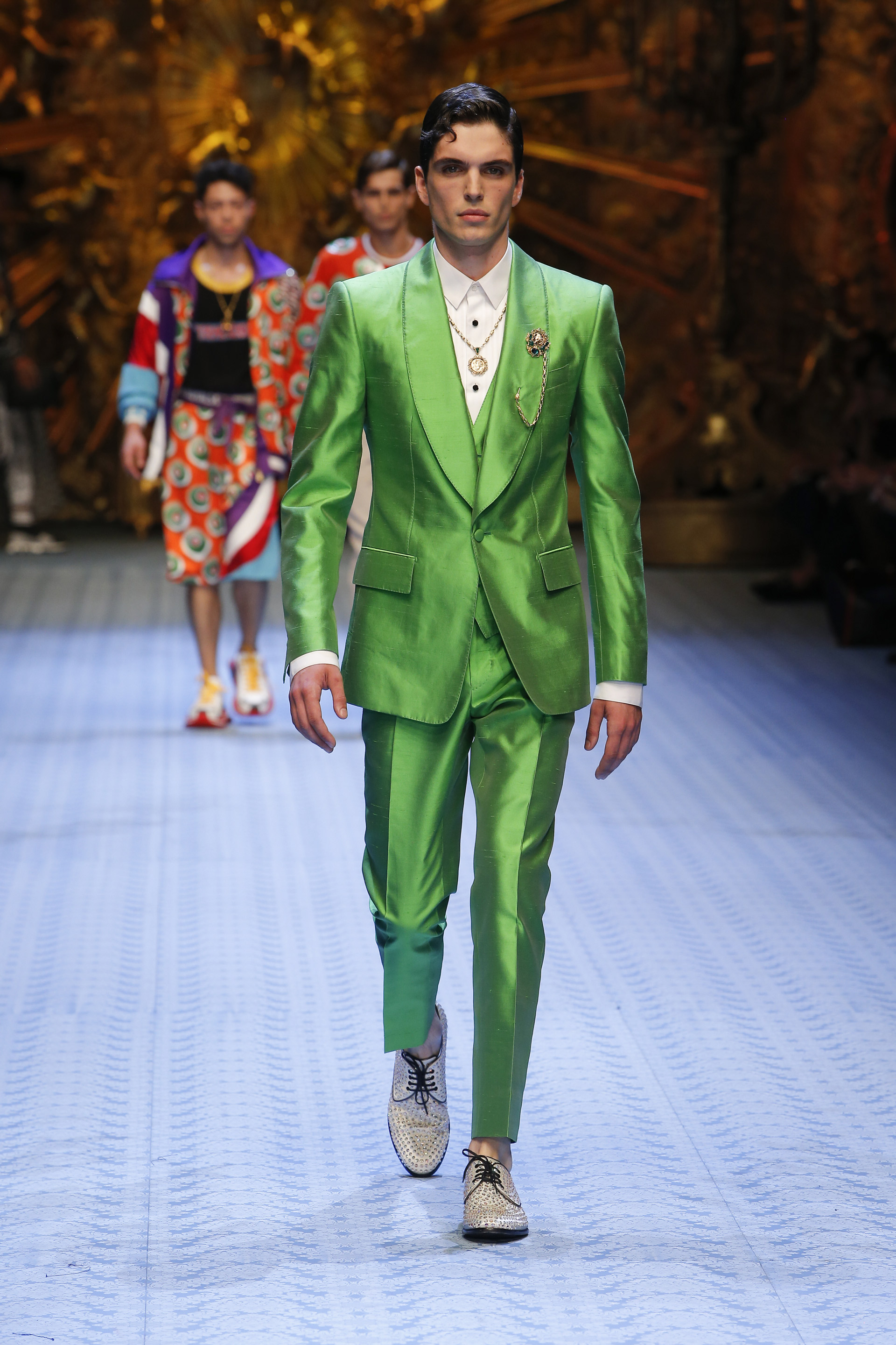 Smoking uomo per l'invitato verde Dolce & Gabbana