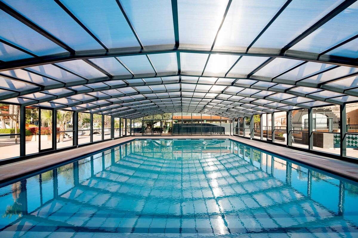 Come utilizzare la piscina tutto l’anno grazie alle coperture per piscine