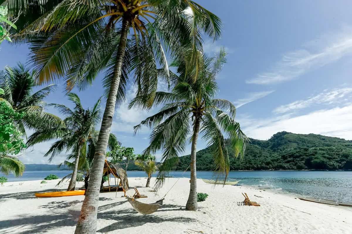 Fuga su un’isola deserta: 5 paradisi da prenotare per le vacanze