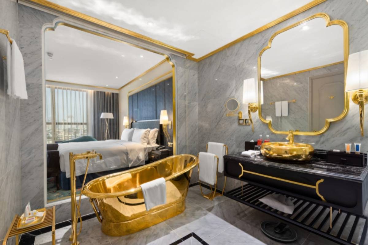 Galleria foto 'Il primo hotel al mondo placcato in oro si trova in Vietnam' - foto 2
