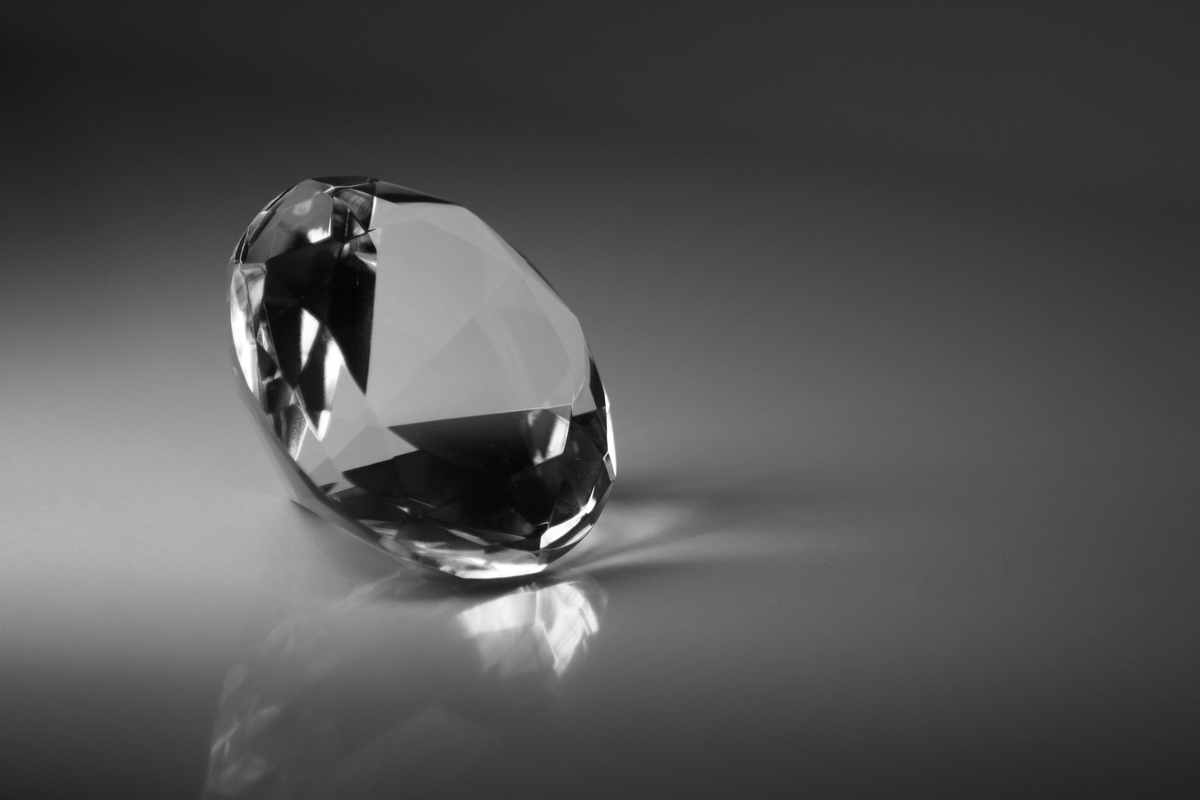 Diamante nero: significato e valore di una pietra unica nel suo genere