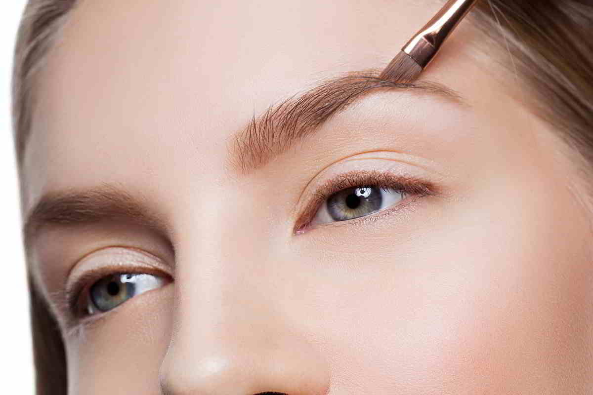 Make up ad effetto: come truccare le sopracciglia