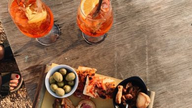 Aperitivo: le 5 regole d’oro per organizzarlo a casa