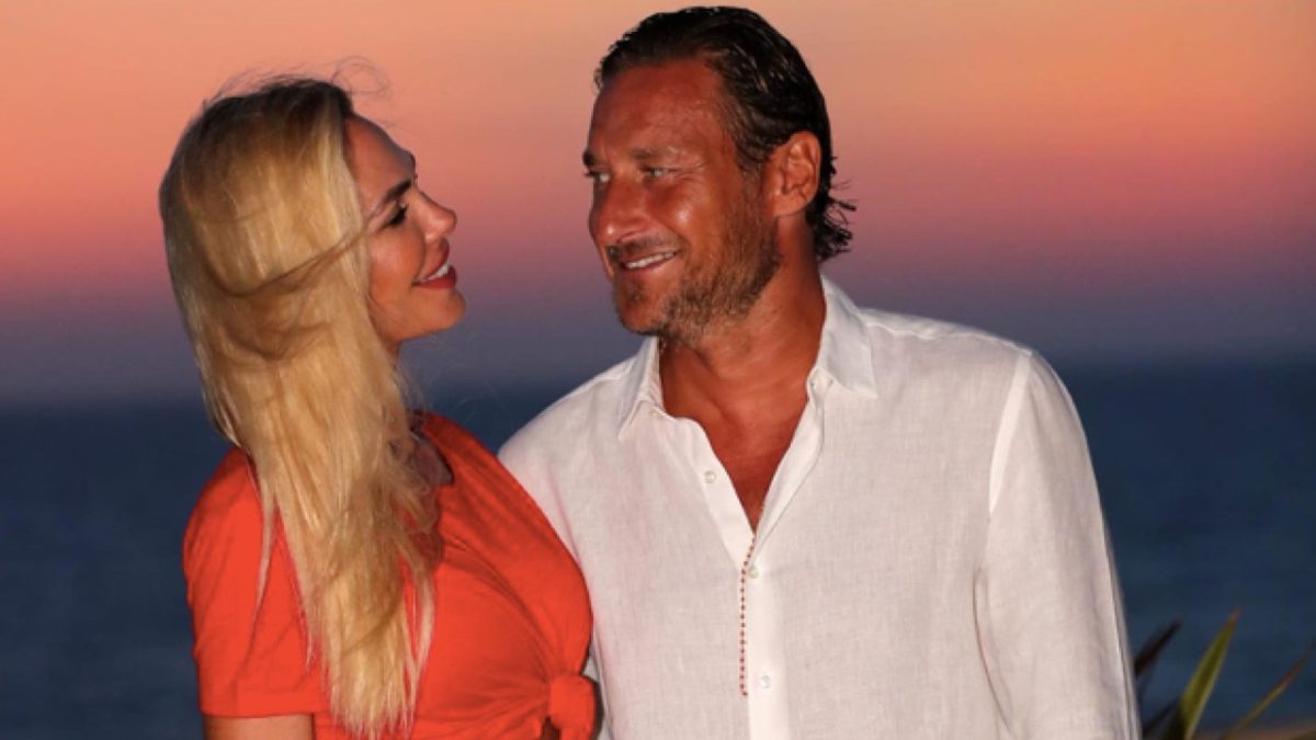 Ilary Blasi e Francesco Totti si evitano a Sabaudia: avete visto la villa da sogno?