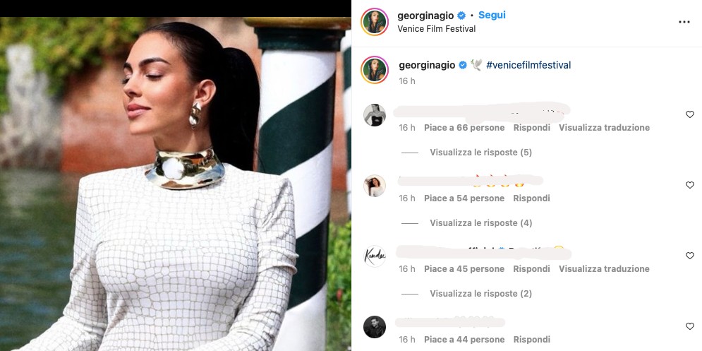 Galleria foto 'Venezia 79, Georgina Rodriguez sfoggia una mastodontica collana d’oro' - foto 2