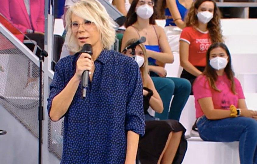 Galleria foto 'Maria De Filippi, per la prima puntata di Amici sceglie un capo di lusso' - foto 1