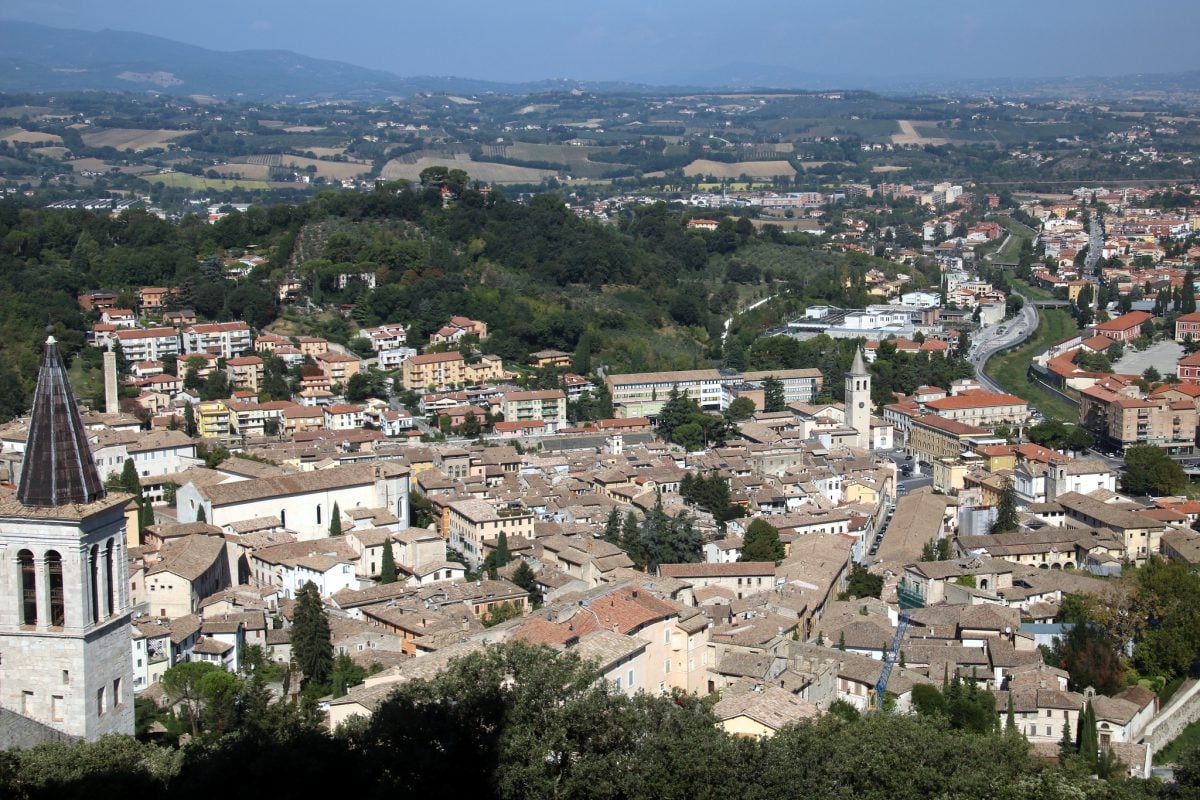 Spoleto, il cuore dell’Umbria: cosa vedere, fare e vivere in uno dei borghi più affascinanti d’Italia