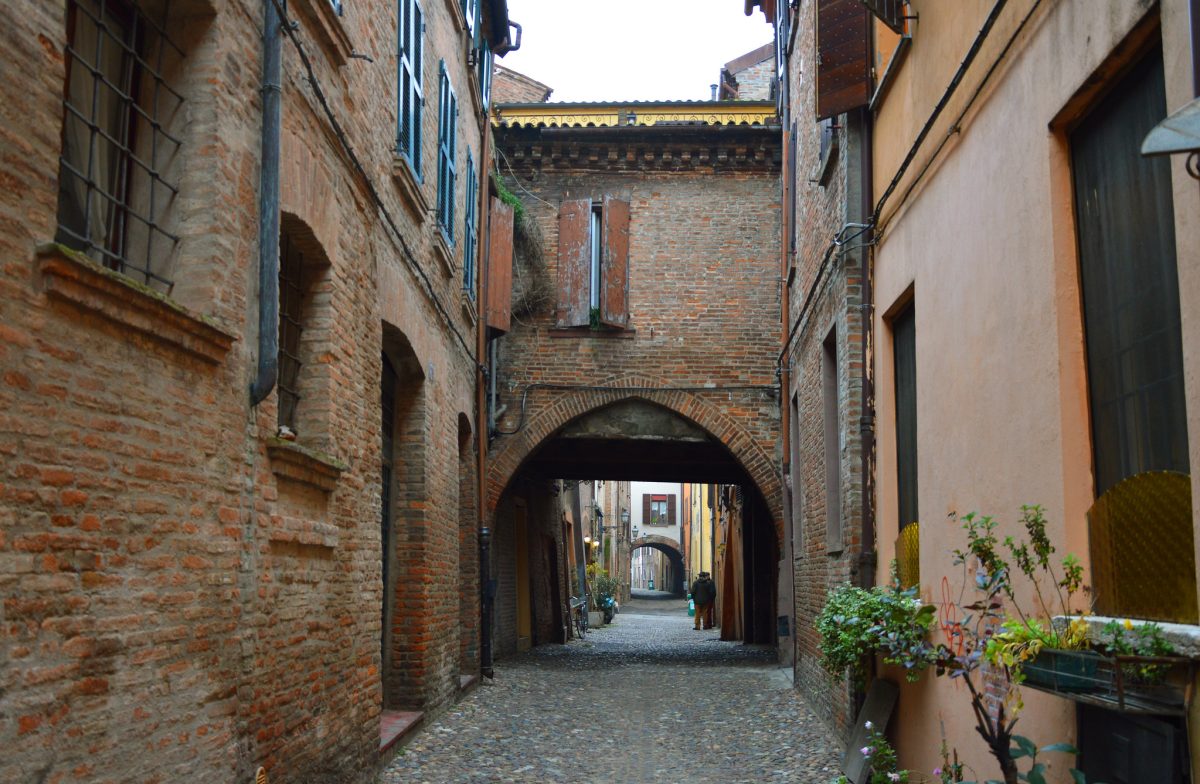 Galleria foto 'Vistare Ferrara in un giorno: 5 attrazioni imperdibili dell’incantevole città emiliana' - foto 2