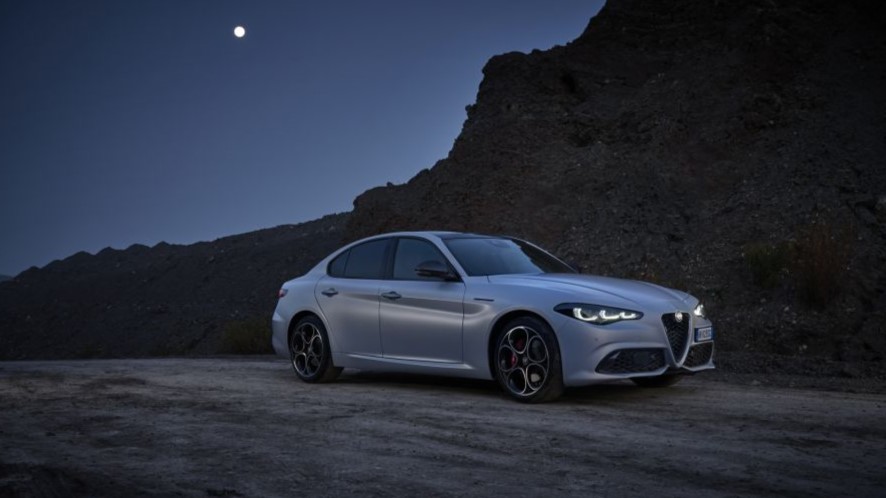 Galleria foto 'Debuttano le Nuove Giulia e Stelvio: più stile e tecnologia per le fuoriclasse Alfa Romeo!' - foto 3