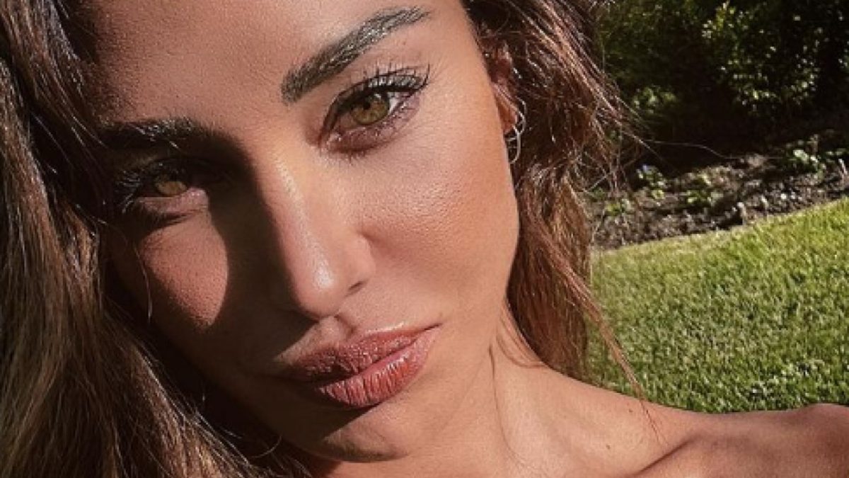 Belen Rodriguez, balletto sensuale per pubblicizzare Hinnominate