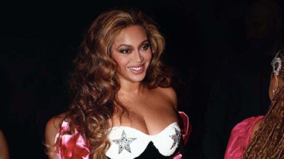 Beyoncé al Wearable Art Gala in Gucci (FOTO)