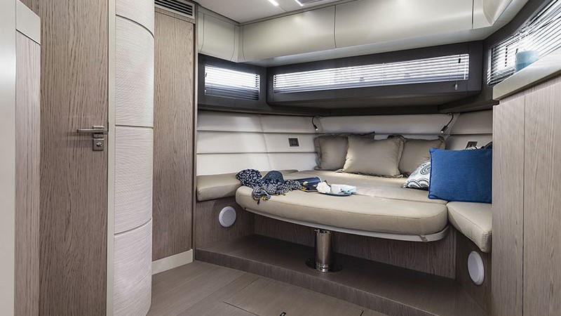 Galleria foto 'Ibiza 44: lo Yacht firmato Austin Parker si rifà il look per un armatore americano' - foto 2