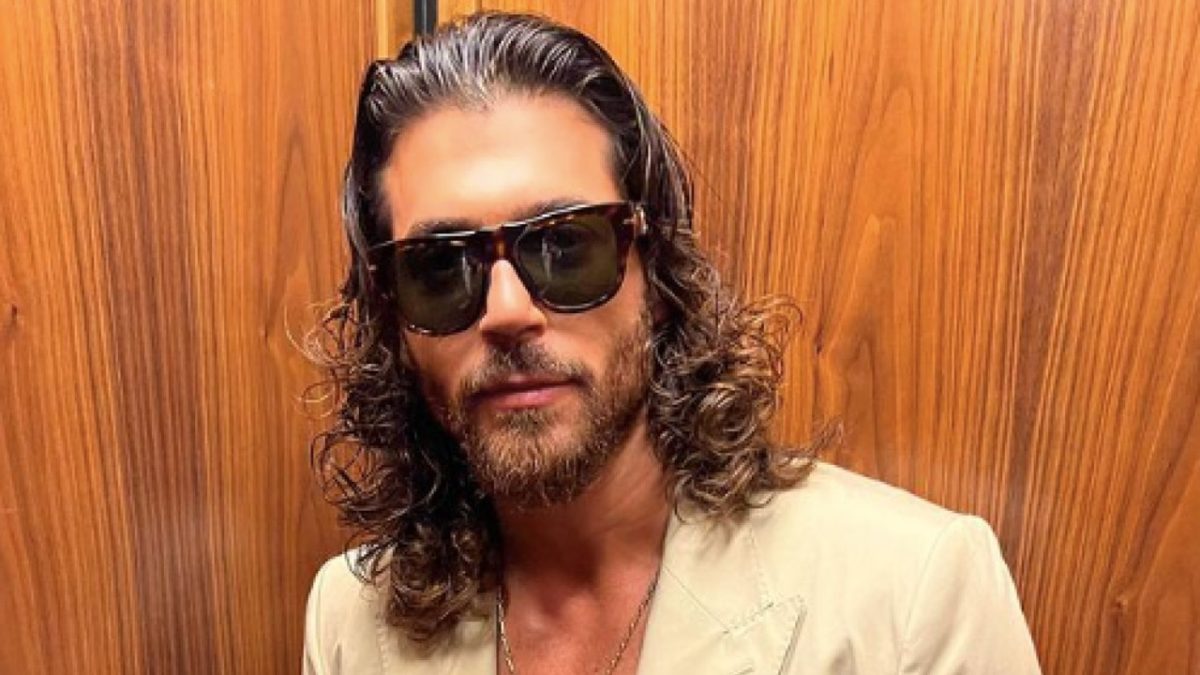 Can Yaman riattiva Instagram, lo scatto dal set de El Turco