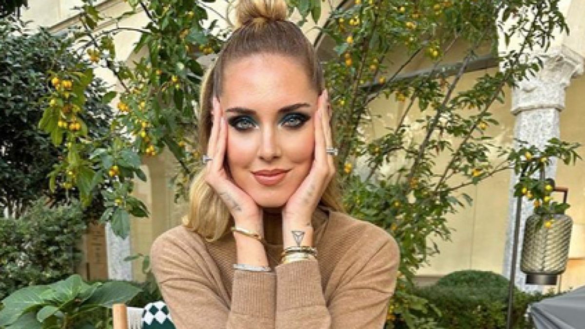 Chiara Ferragni sfoggia la borsa da 8mila euro (FOTO)