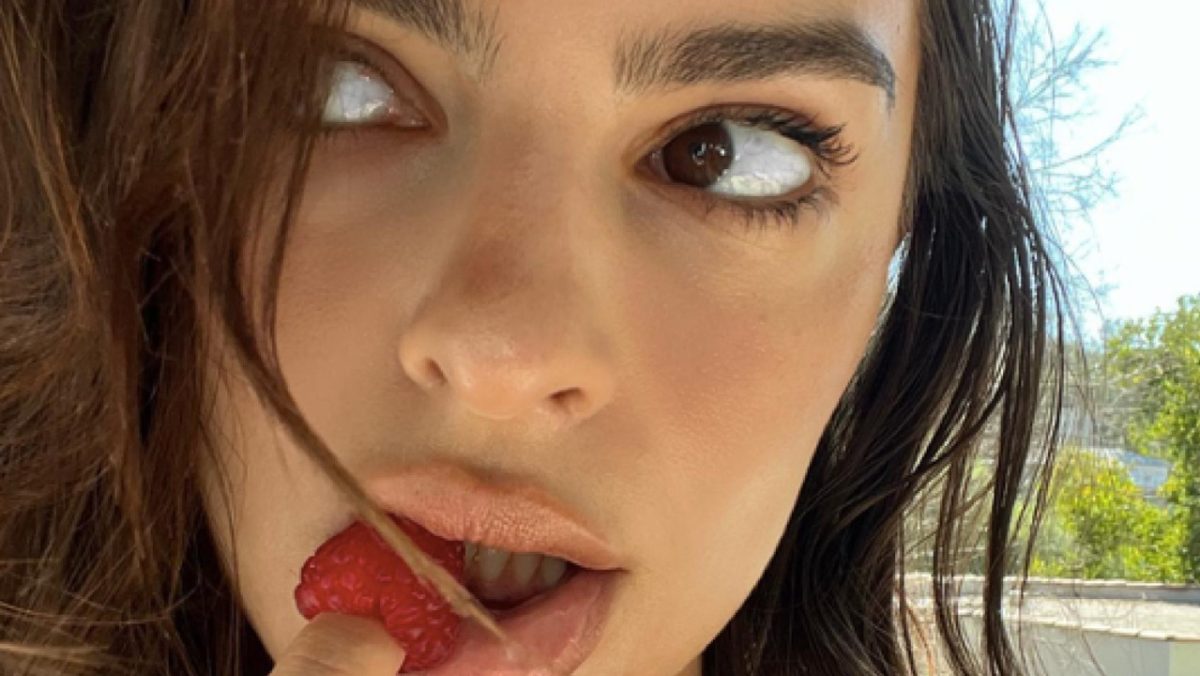 Emily Ratajkowski è in Italia: lo scatto su Instagram