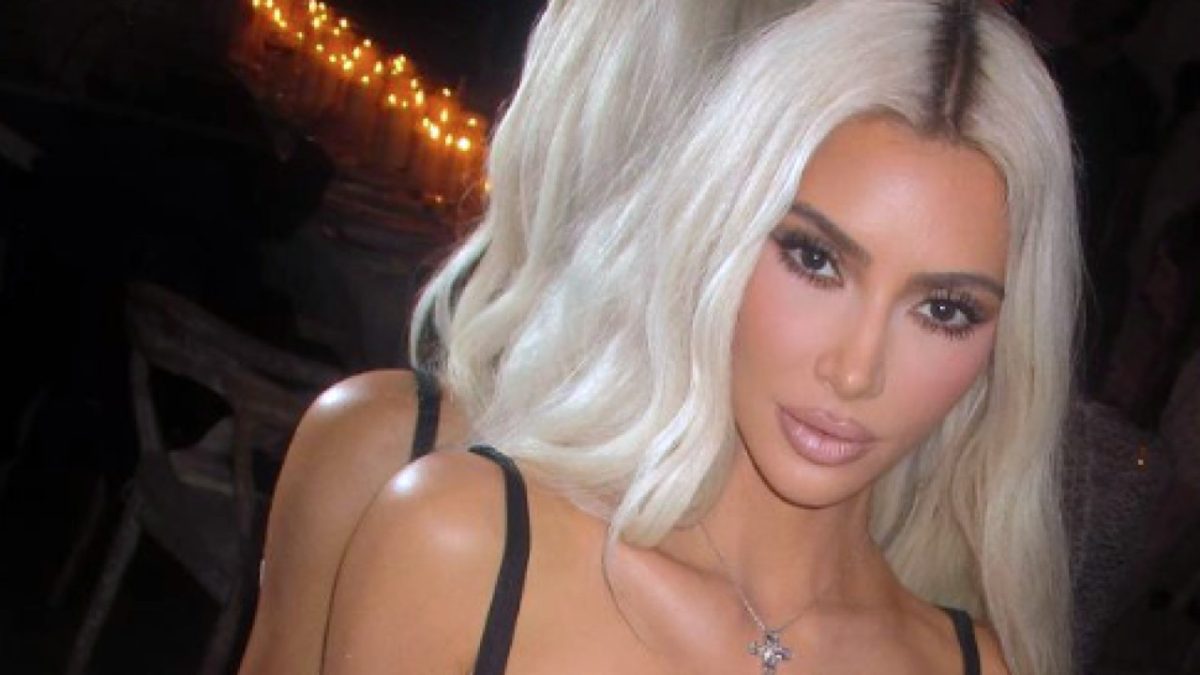 Kim Kardashian osa per Halloween: il travestimento hot