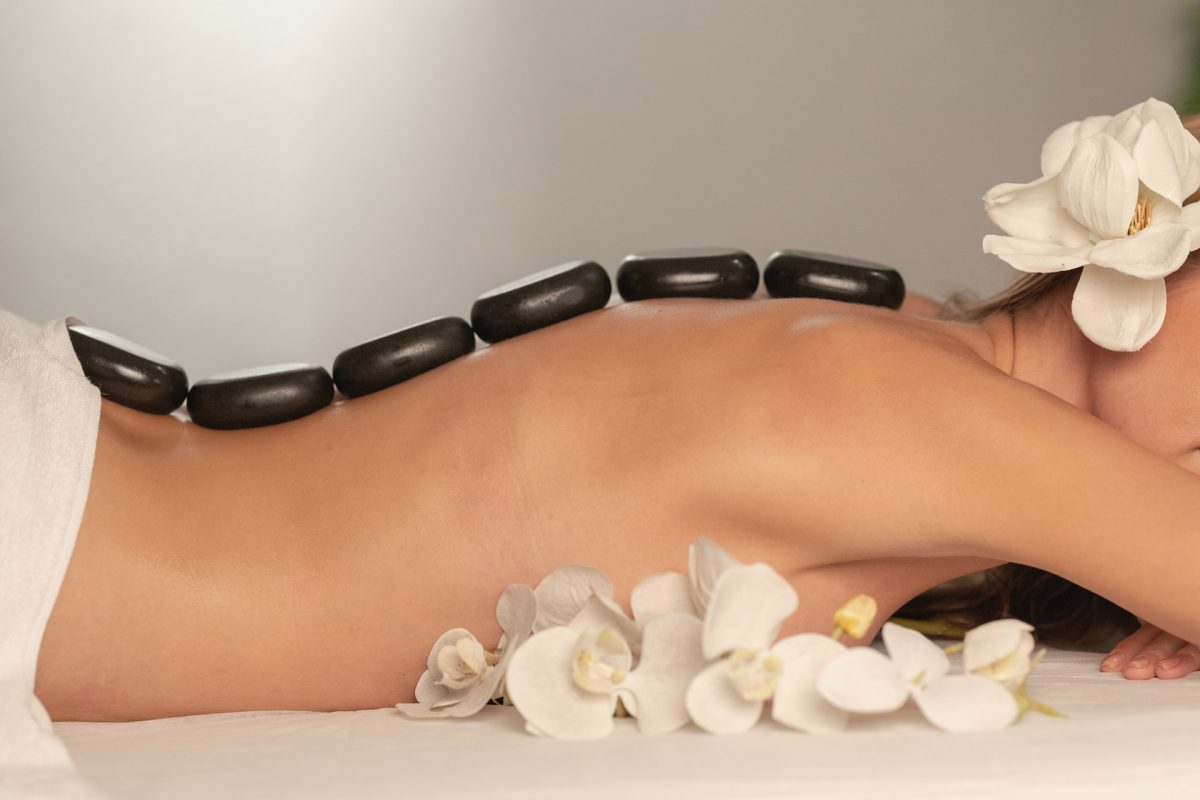 Dal percorso detox al massaggio energizzante: 4 trattamenti da provare in vacanza