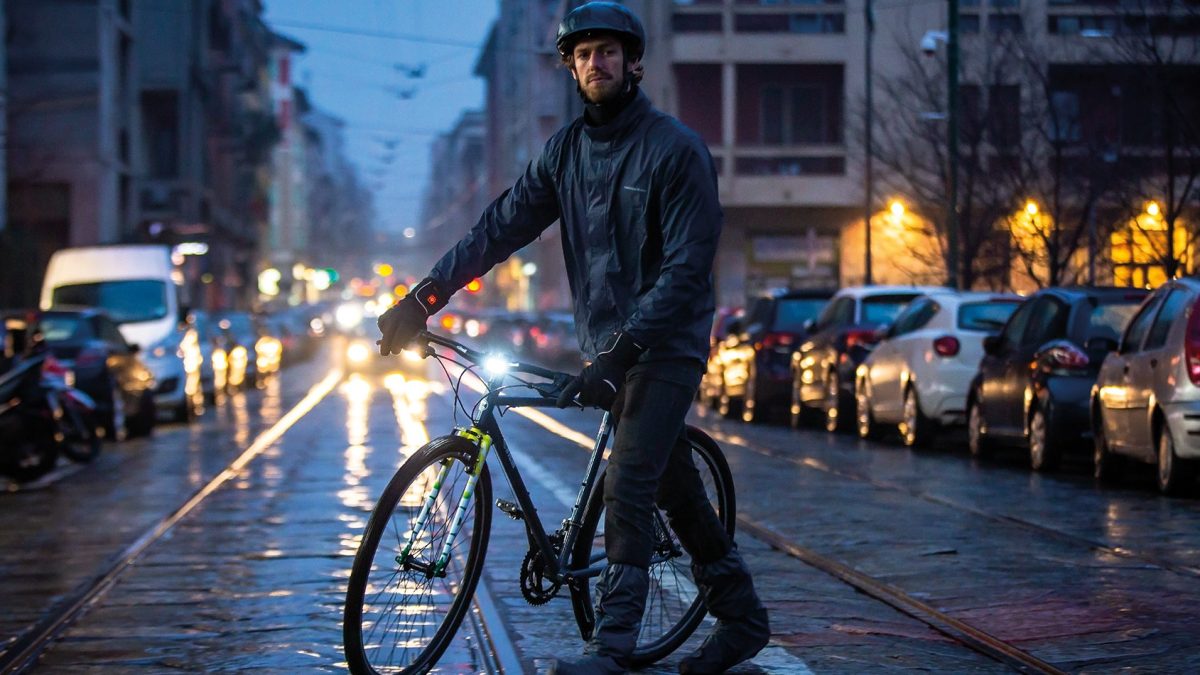 Galleria foto 'Tucano Urbano: 8 capi e accessori indispensabili per le due ruote' - foto 4