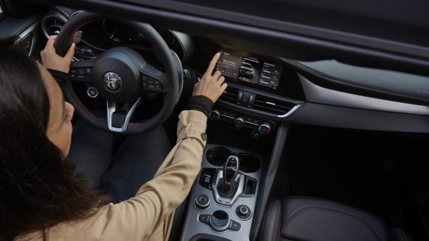 Galleria foto 'Debuttano le Nuove Giulia e Stelvio: più stile e tecnologia per le fuoriclasse Alfa Romeo!' - foto 2