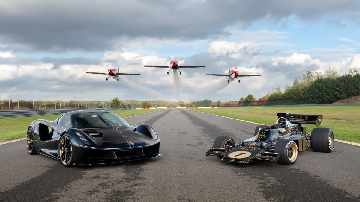 Galleria foto 'Lotus Evija, una serie limitata per celebrare il campione di Formula 1 Emerson Fittipaldi' - foto 4