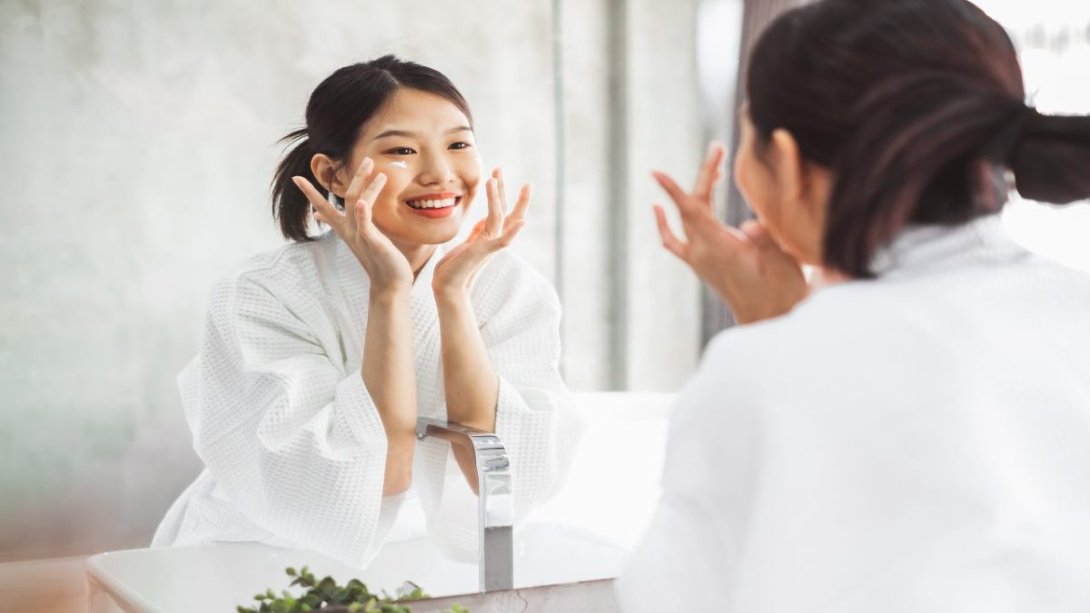 Slugging, il segreto della skincare coreana. Ecco in cosa consiste…