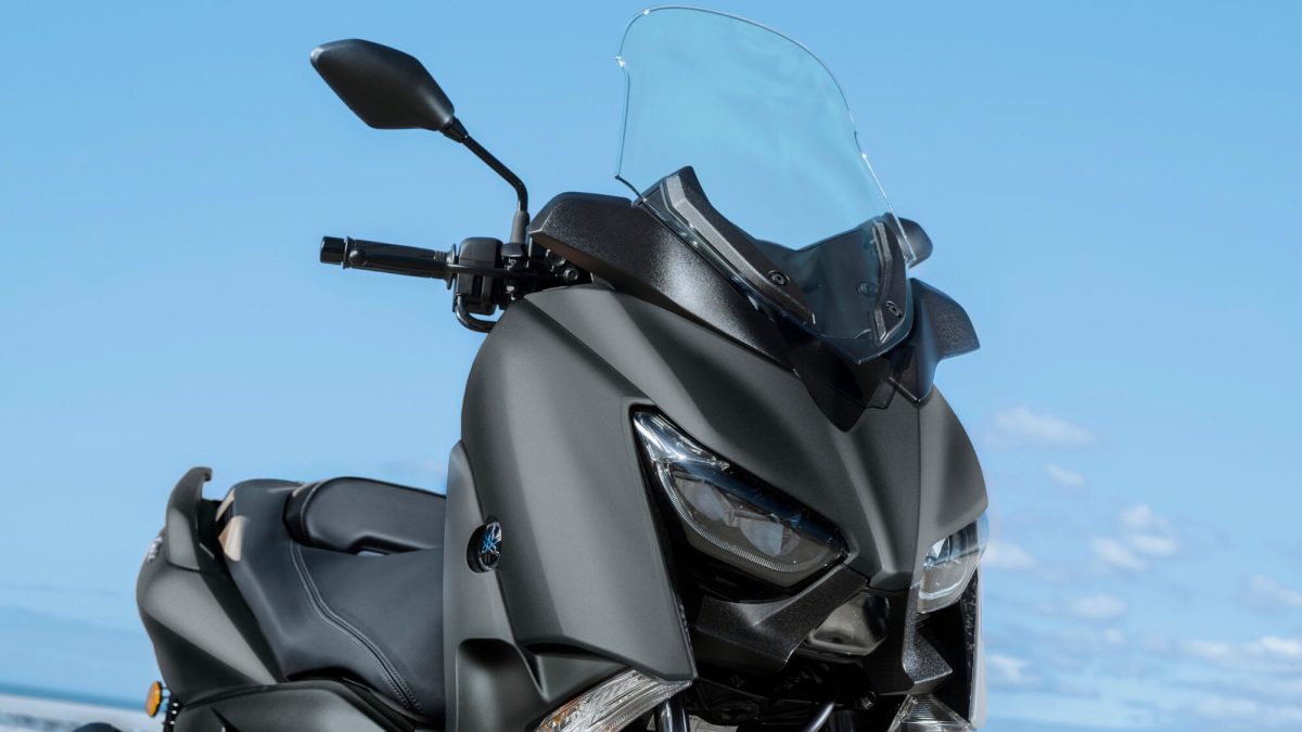 Galleria foto 'Nuovo look per Yamaha XMAX, design rinnovato per il 2023!' - foto 1