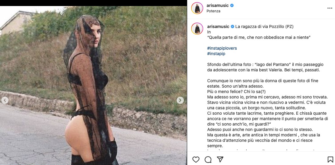 Galleria foto 'Arisa si spoglia su Instagram: le foto in intimo con pizzo e autoreggenti' - foto 1