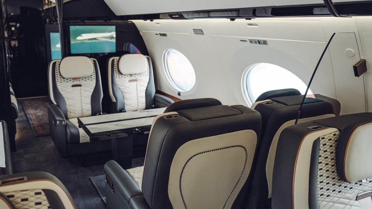 Galleria foto 'Gulfstream G650 e Sikorsky S-76: due velivoli ispirati all’iconica Bentley Bacalar' - foto 1