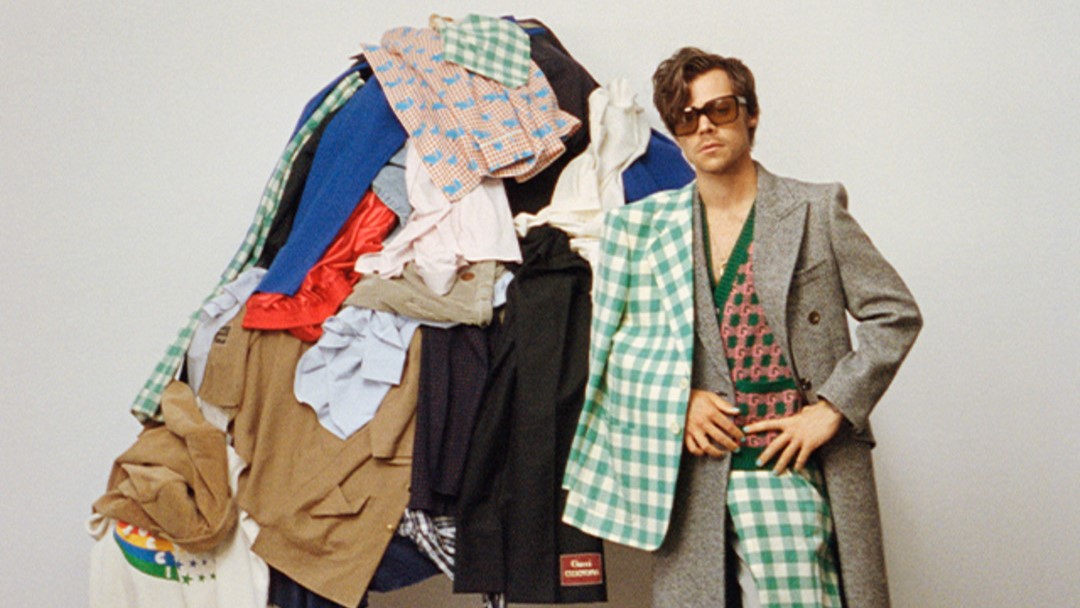 Harry Styles x Gucci: 8 capi stilosissimi della Collezione “HA HA HA”!