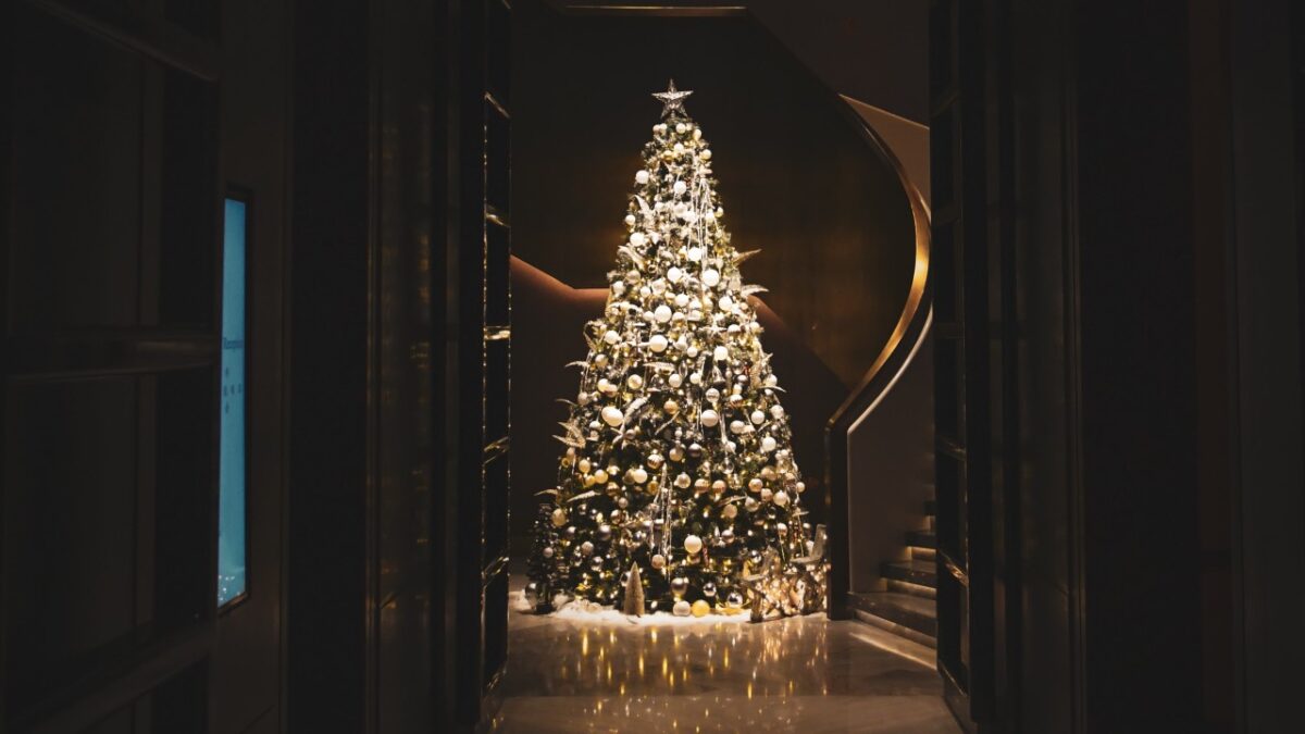 Un Albero di Natale di oltre 2 metri, con Decorazioni incluse a meno di 130 Euro, solo su Maisons du Monde!