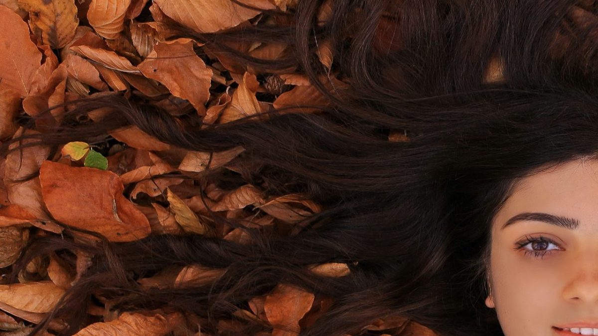 Stop ai Capelli che Cadono in Autunno: 5 trattamenti per una chioma più forte!