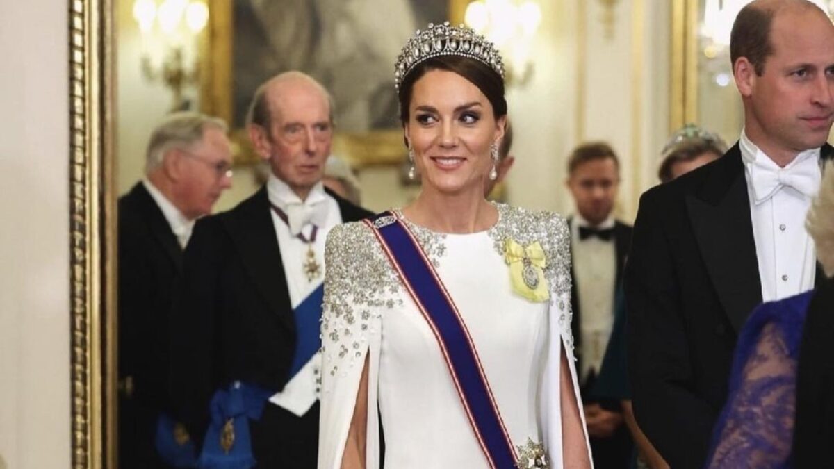 Kate Middleton, primo Look da Principessa: la tiara di Diana, Jenny Packham e le scarpe italiane di Gianvito Rossi!