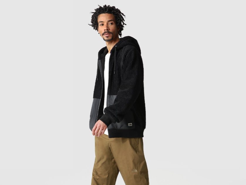 Galleria foto 'The North Face: 7 Felpe in Pile perfette per le giornate più fredde e il trekking in montagna' - foto 3