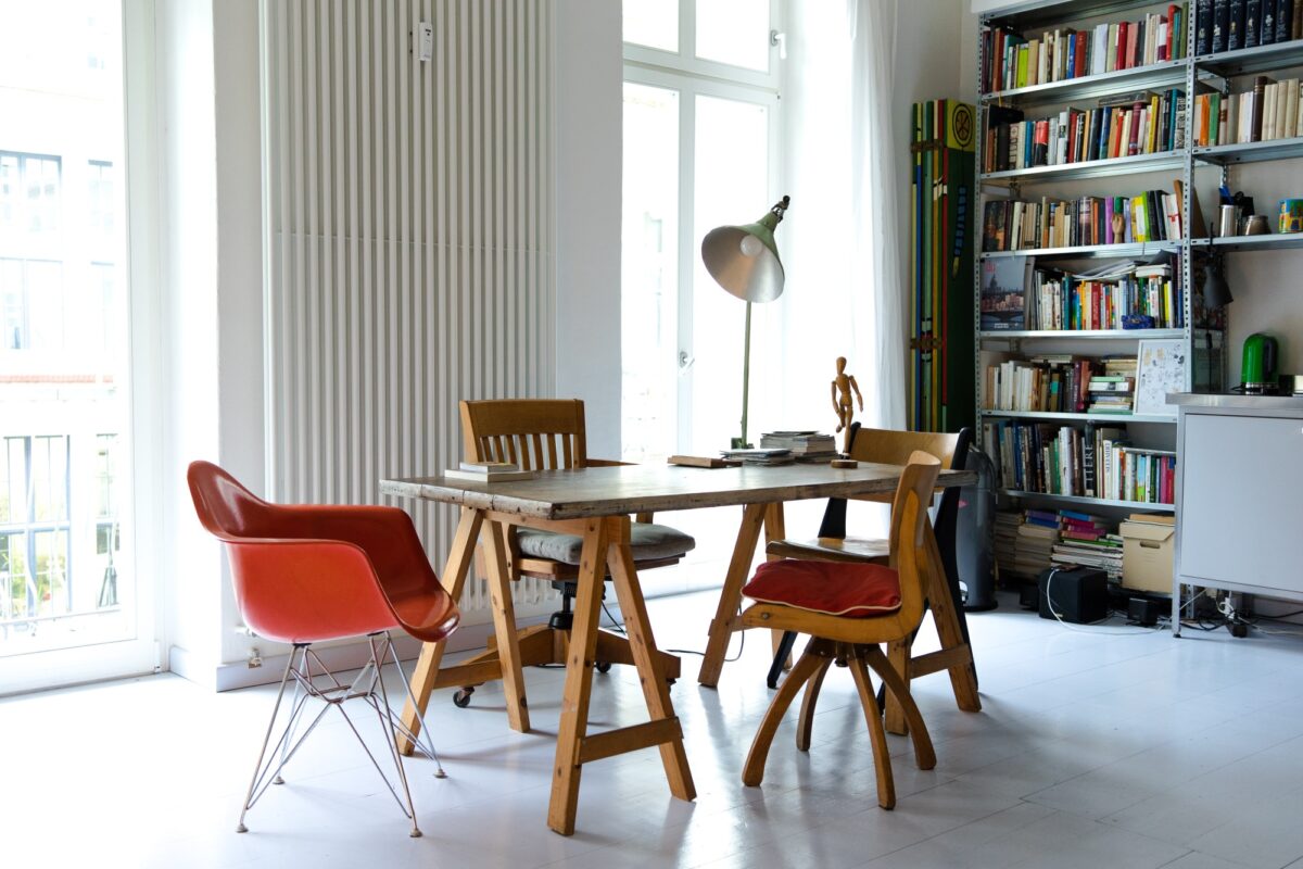 Casa accogliente e pronta all’autunno: i lavori di manutenzione da fare adesso