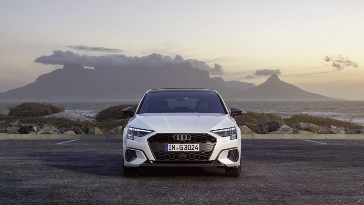 Galleria foto 'Golf vs A3: la Sfida tra utilitarie Premium!' - foto 1