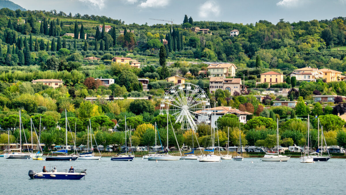 Vista di Bardolino sul Lago di Garda