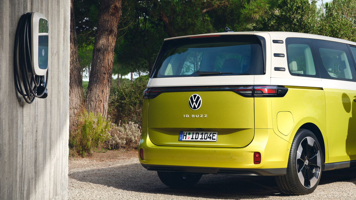 Galleria foto 'E-Ulysse vs ID.Buzz, la sfida delle Monovolume europee. Scontro fra titani…' - foto 2