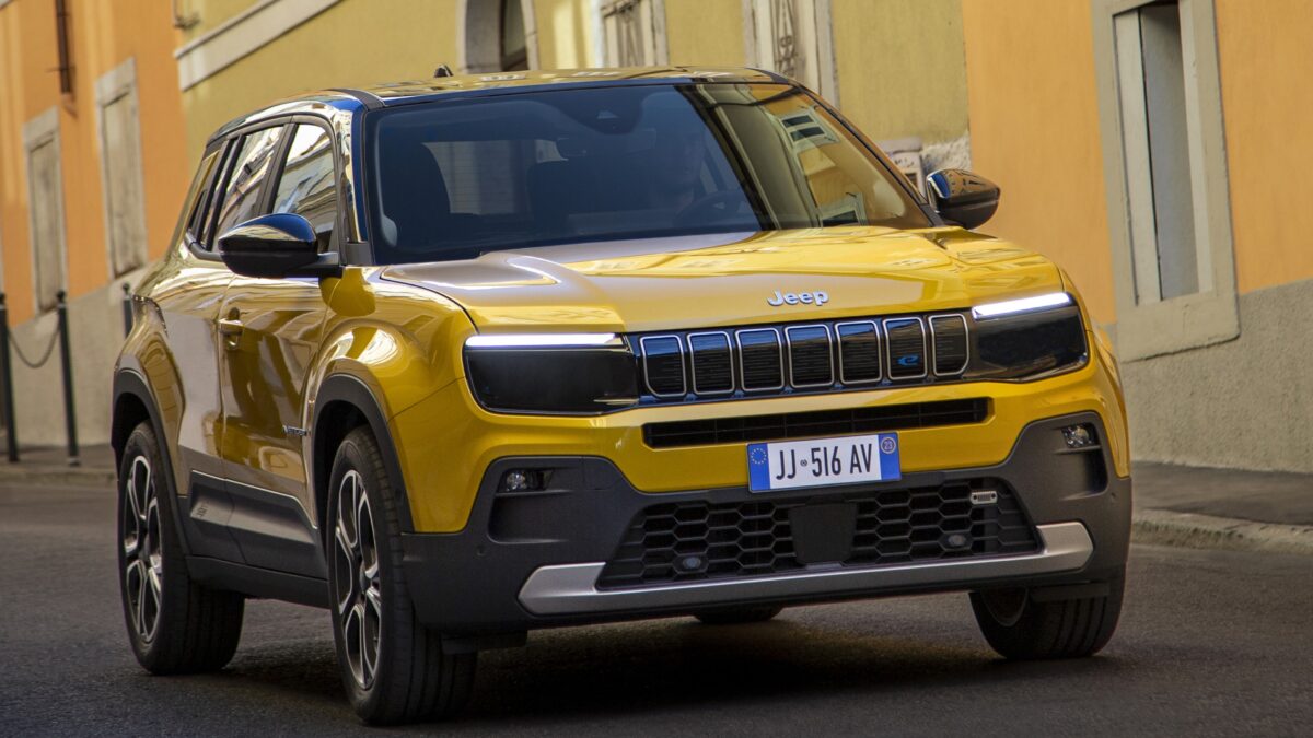 Galleria foto 'Avenger vs Austral, la Sfida dei SUV migliori del 2023!' - foto 2