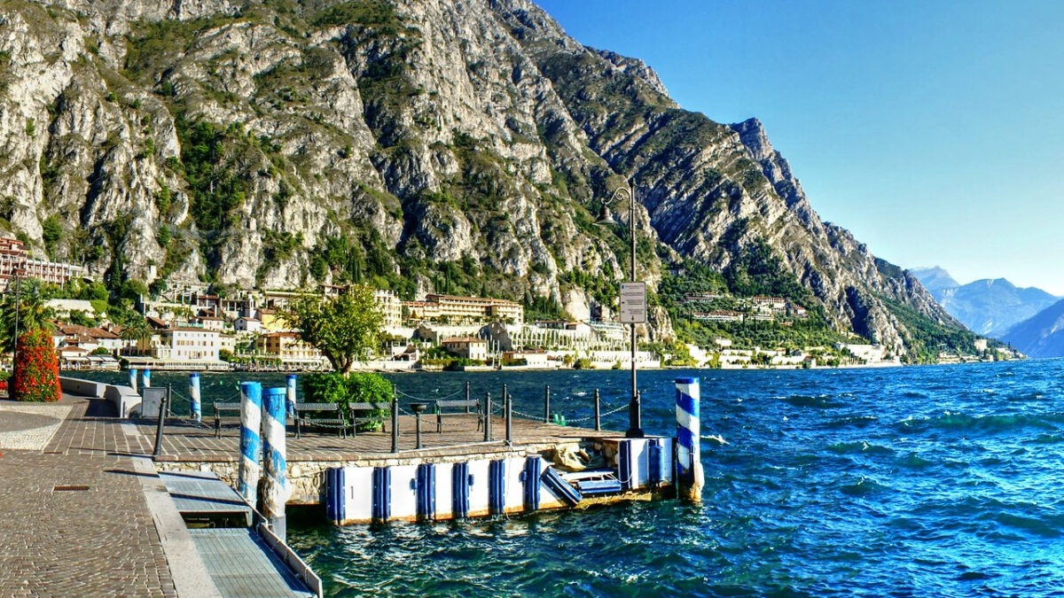 Vista di Limone sul Garda sul Lago di Garda