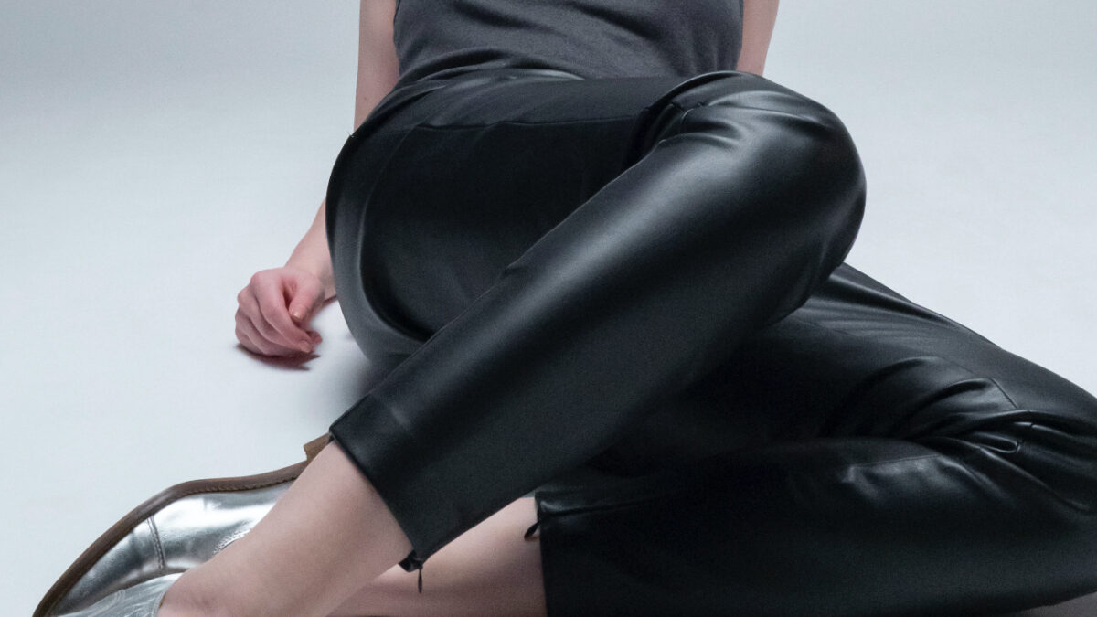 Pantaloni in pelle: 5 modelli super cool da avere assolutamente