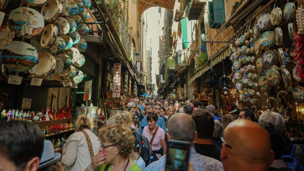 San Gregorio Armeno: 6 curiosità sulla celebre strada napoletana dei Presepi