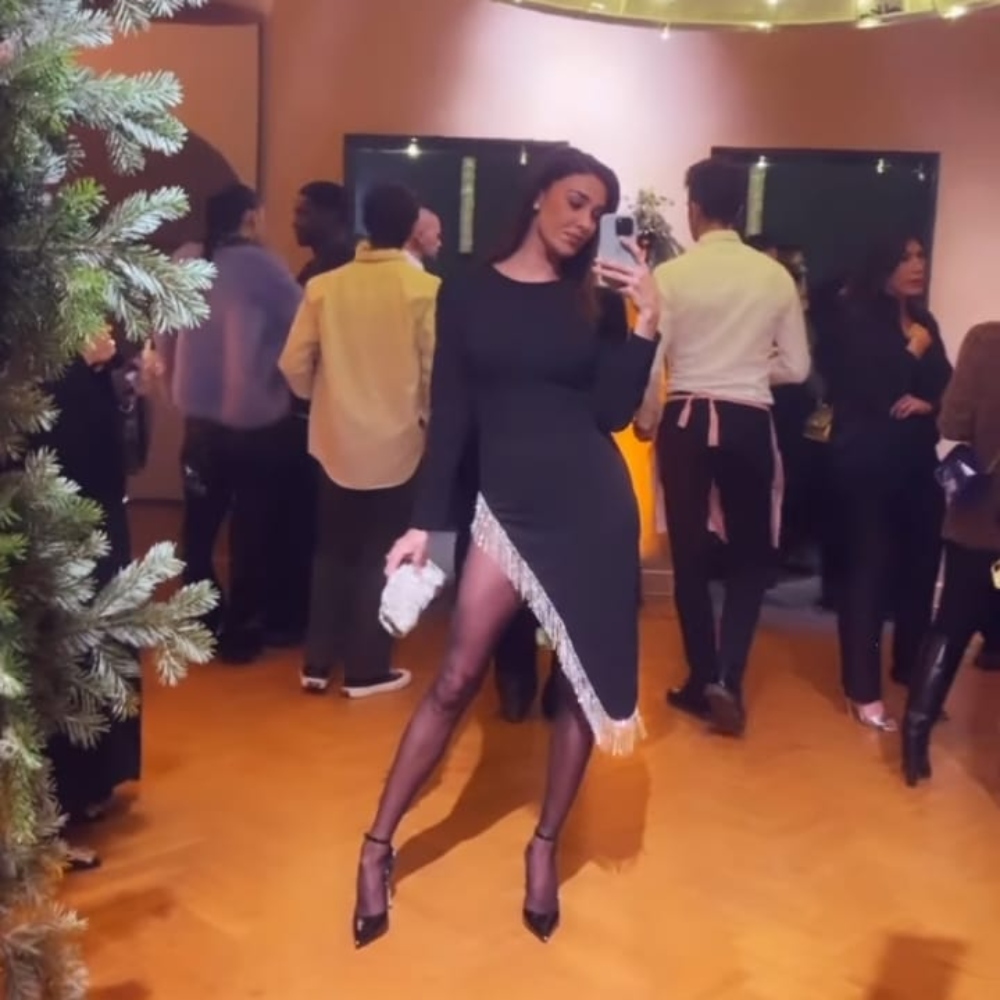 Galleria foto 'Belén Rodriguez, look sensuale e la pochette di strass da 800 euro!' - foto 2