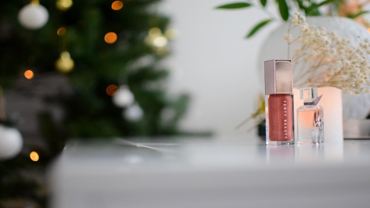 5 Lip Gloss super glow perfetti per le Feste di Natale!