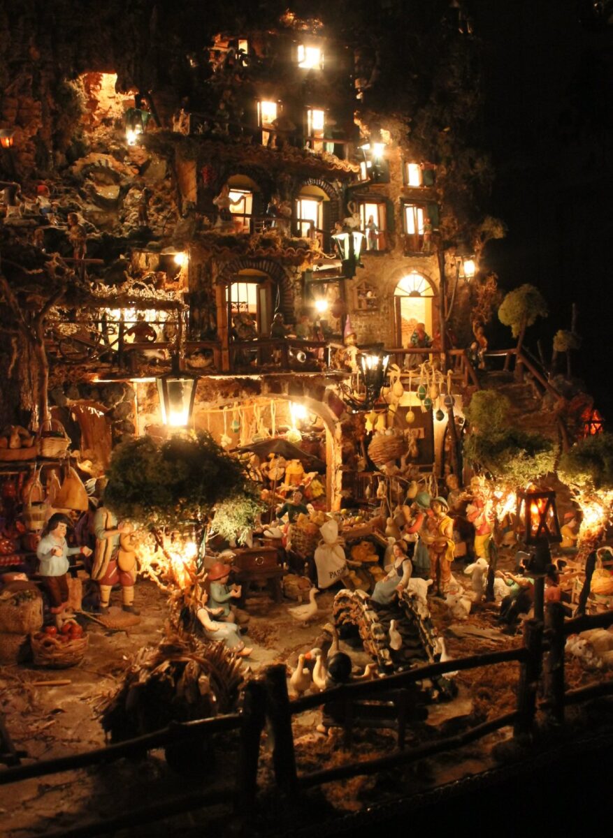 Galleria foto 'San Gregorio Armeno: 6 curiosità sulla celebre strada napoletana dei Presepi' - foto 2