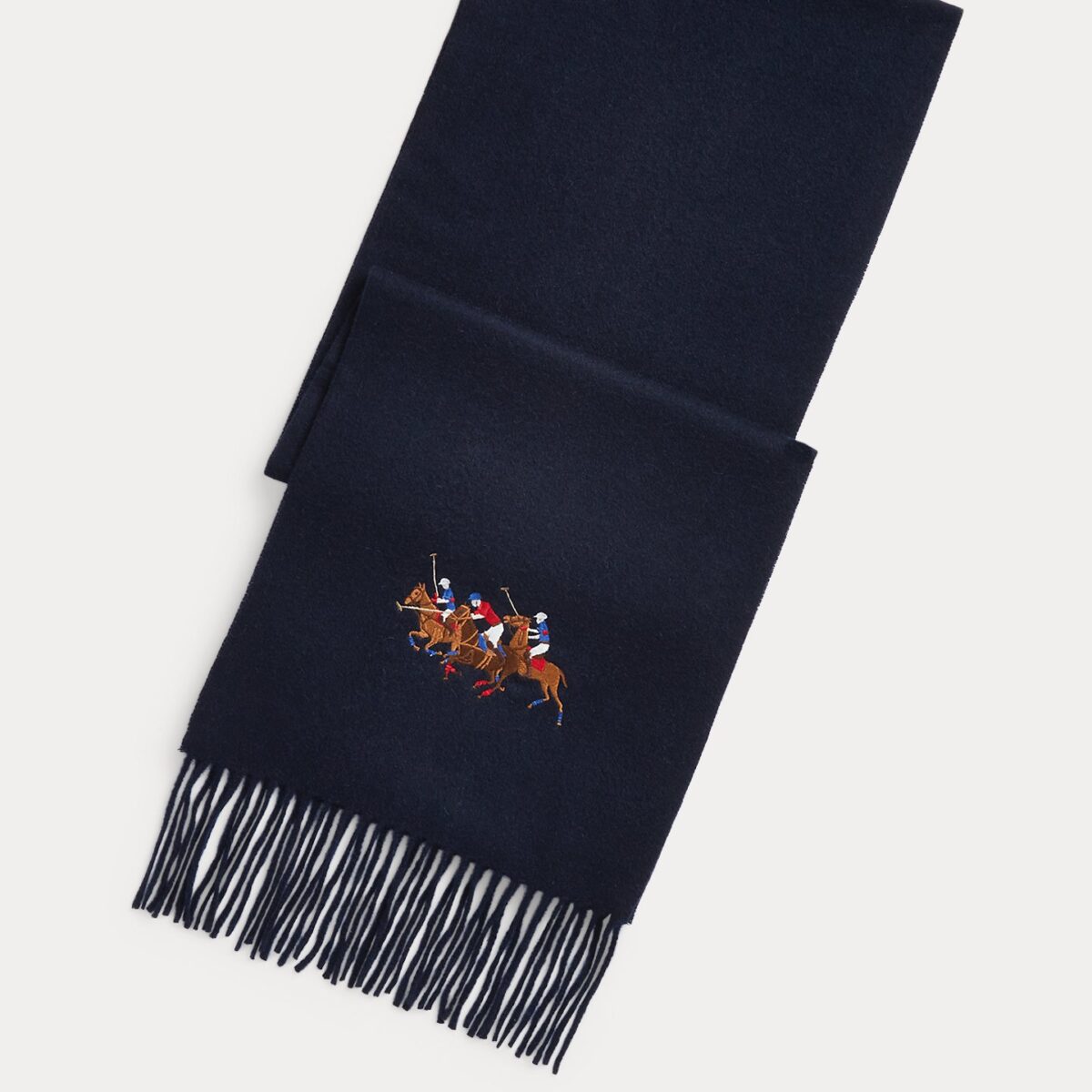 Galleria foto 'Sciarpe in Lana da regalare a Natale: 6 caldissimi modelli per Lui…' - foto 3